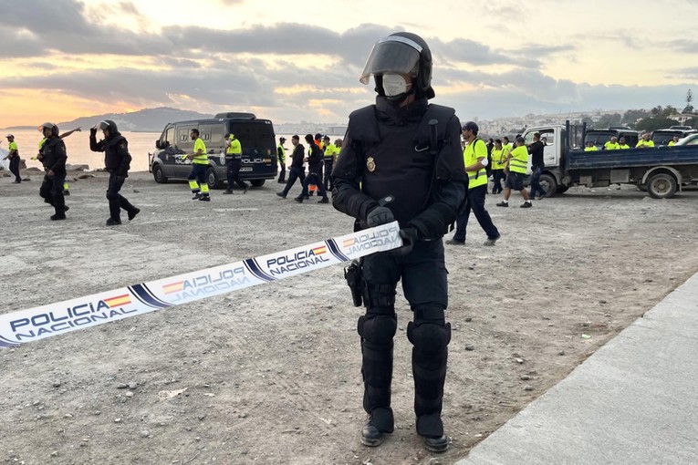 Ceuta se čisti od migrantskih kampova. U akciji španjolska policija