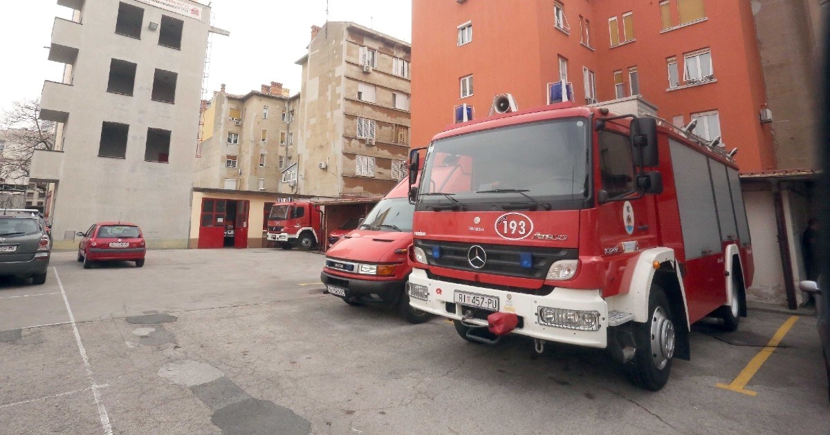 Rijeka: Vatrogasci potpisali novi kolektivni ugovor, prekidaju štrajk