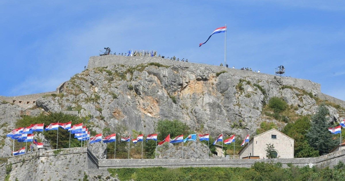 DW: Oluja dijeli i nakon 30 godina