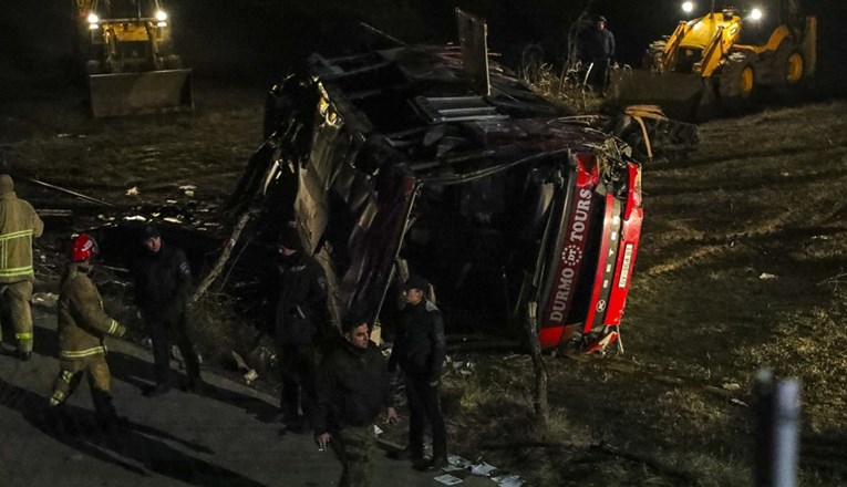 Objavljeni detalji tragedije u Makedoniji. 14 mrtvih, 6 ljudi se bori za život