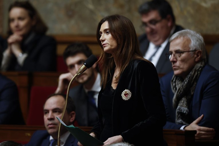 Bivši francuski senator podmetnuo kolegici MDMA u šampanjac