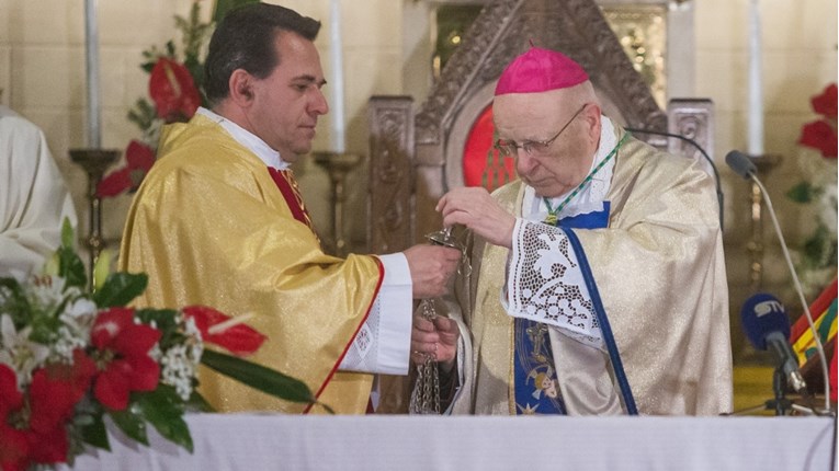 Zaraženi nadbiskup iz Đakova protekli vikend služio dvije mise, nije imao simptome