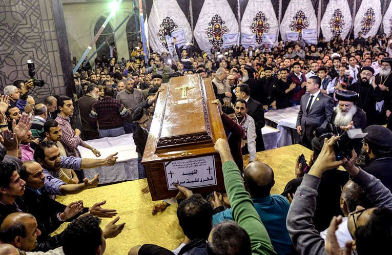 Zbog napada na crkve u Egiptu na smrt osuđeno 17 ljudi
