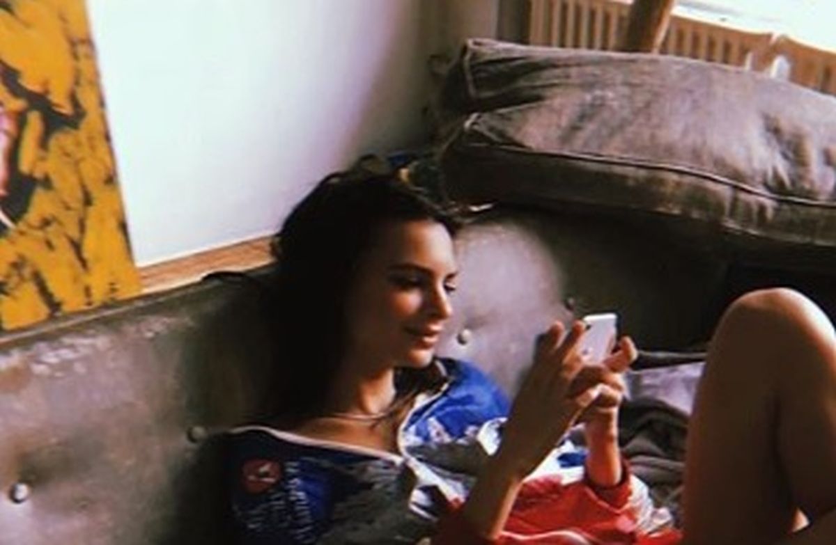 Emily Ratajkowski fotkala se bez gaćica
