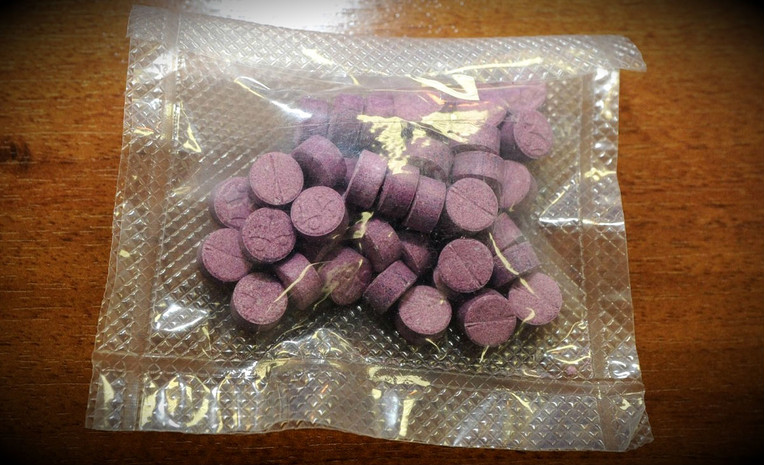 U Bjelovaru uhićeni baka i unuk, kupovali su drogu na internetu