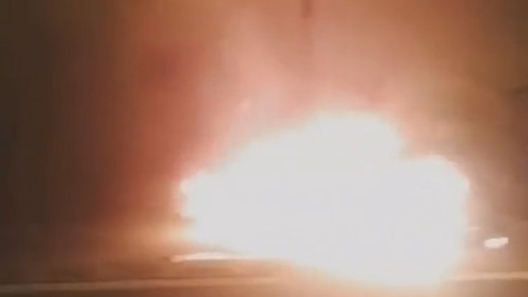 Snimljen trenutak eksplozije automobila u tunelu Sveti Rok