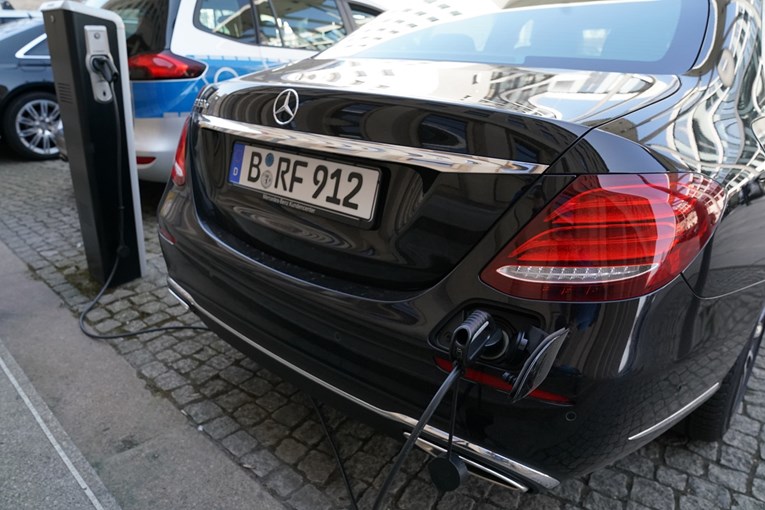 BMW i Daimler smišljaju električnu konkurenciju Uberu