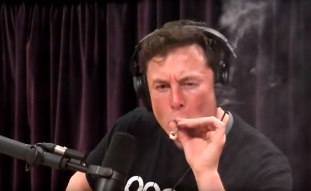 NASA istražuje drogu u SpaceX-u nakon što je Musk pušio travu u emisiji