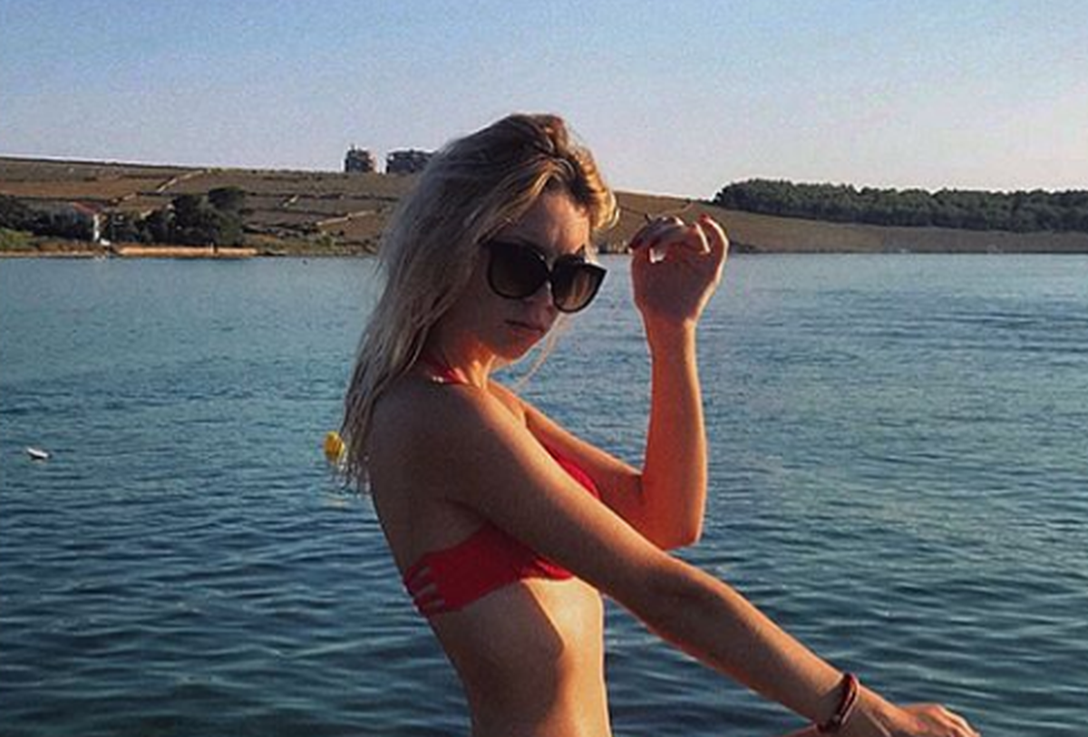 Brozovićeva seksi sestra ima hrpu badića i voli se slikati u njima