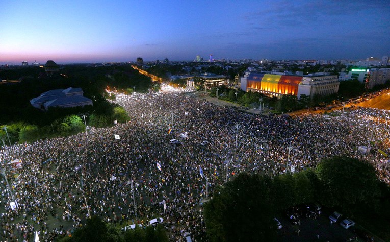 Pogledajte kako izgleda kada se 100 tisuća ljudi digne protiv korupcije