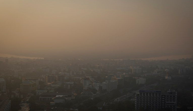 Zbog otrovnog smoga u Bangkoku zatvoreno gotovo 450 škola