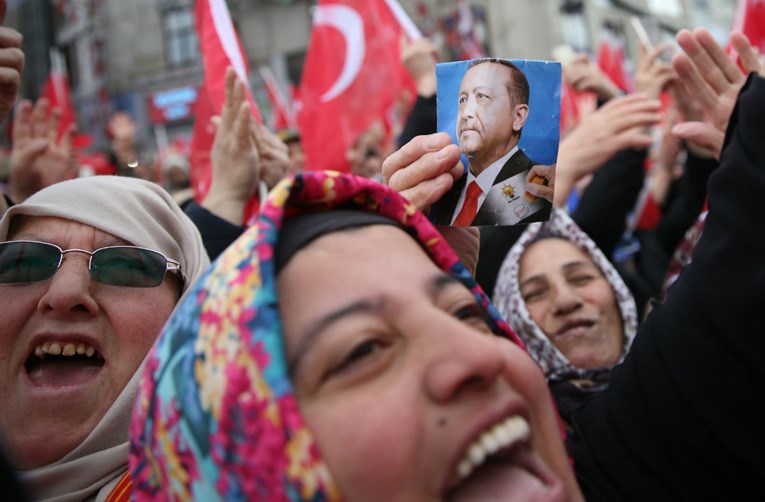 Turci glasaju na lokalnim izborima, Erdogan bi mogao izgubiti velike gradove