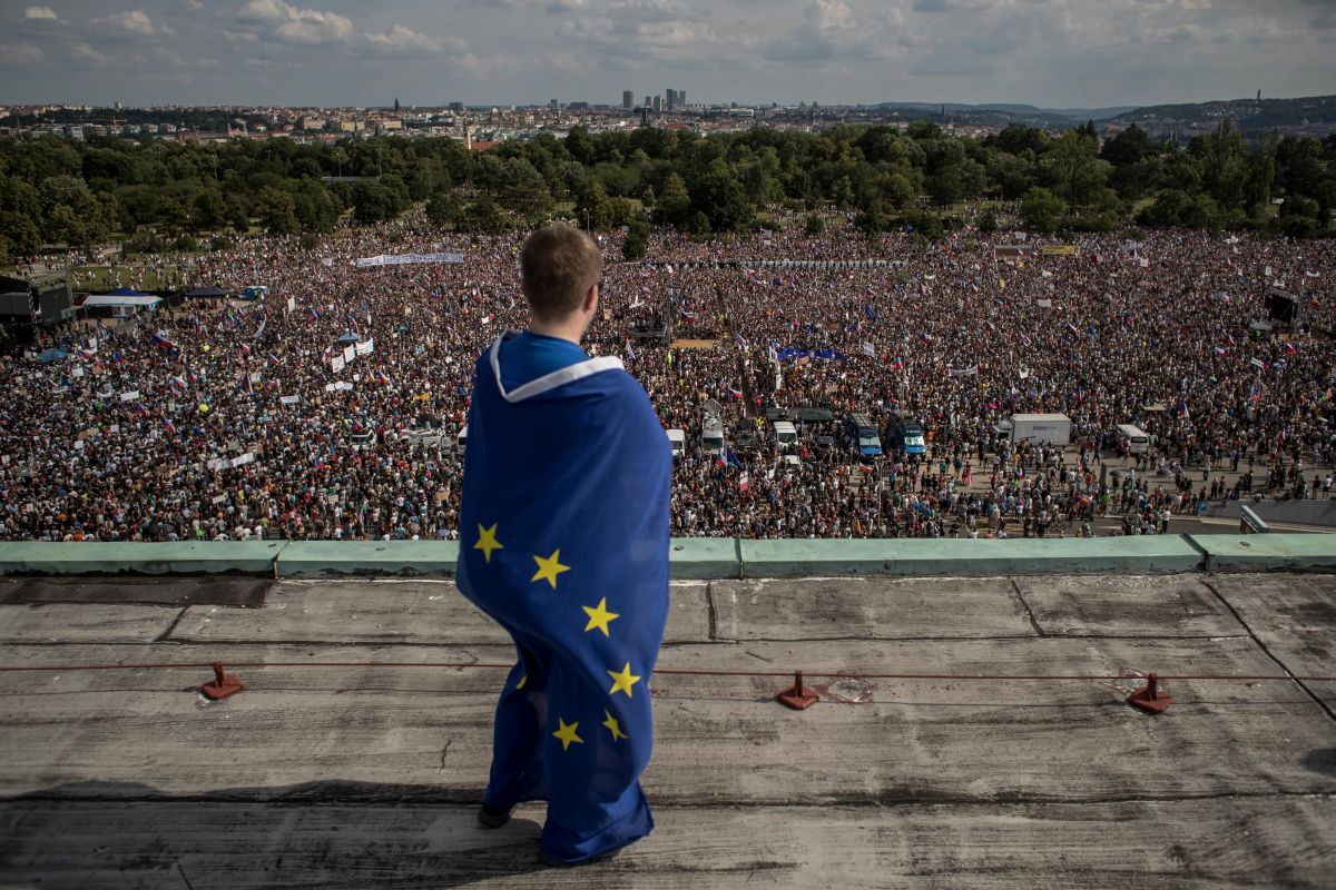 Europljani ne vjeruju EU: Kažu da nema dovoljno demokracije, za to krive banke