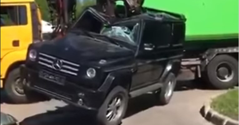 UZNEMIRUJUĆI VIDEO Kako se drobi jedan od najskupljih Mercedesa