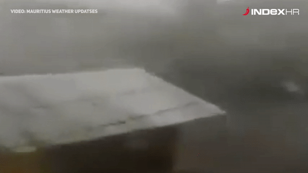 Najjača oluja godine pustoši Filipine: Najmanje 13 mrtvih, među njima i beba