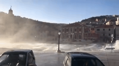 FOTOGALERIJA Bura razvaljuje Dalmaciju