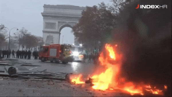 VIDEO Rat na ulicama Pariza, satima je trajao obračun prosvjednika i policije