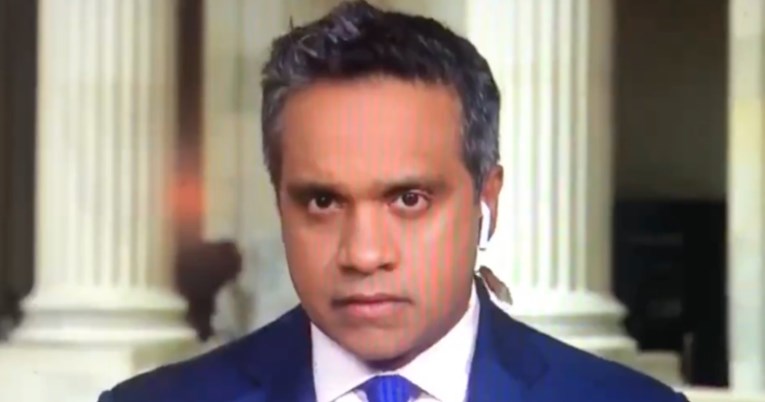 Novinar CNN-a se izbezumio pred kamerom nakon što je na njega sletio divovski kukac