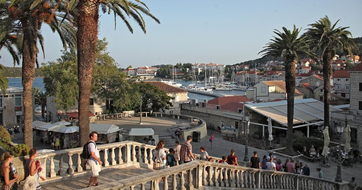 Srbin htio raditi kao konobar na Korčuli. SOA ga protjerala zbog objave na Instagramu