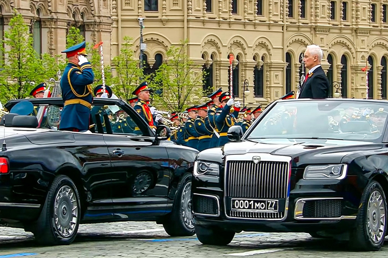 Desno na fotografiji je ruski ministar obrane Andrej Belousov. 