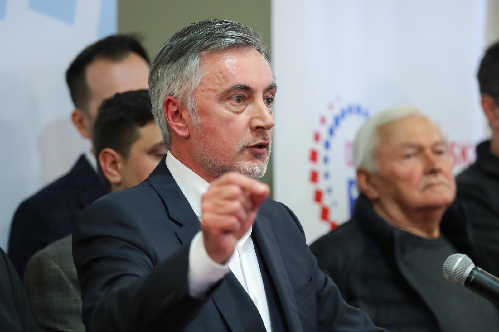 Mrsić o Škori: Vrijeđa zdrav razum, njegovo ulizivanje desnici je ljigavo