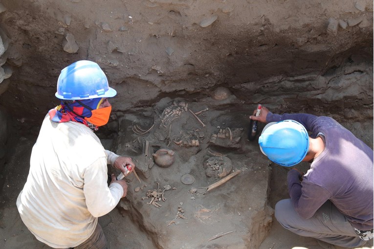 Arheolozi u Peruu pronašli ostatke stotina žrtvovane djece, vađena su im srca