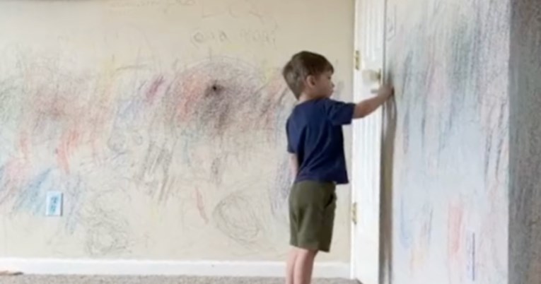 Mama dopušta sinu da šara po zidovima. Neki je kritiziraju pa je objasnila zašto
