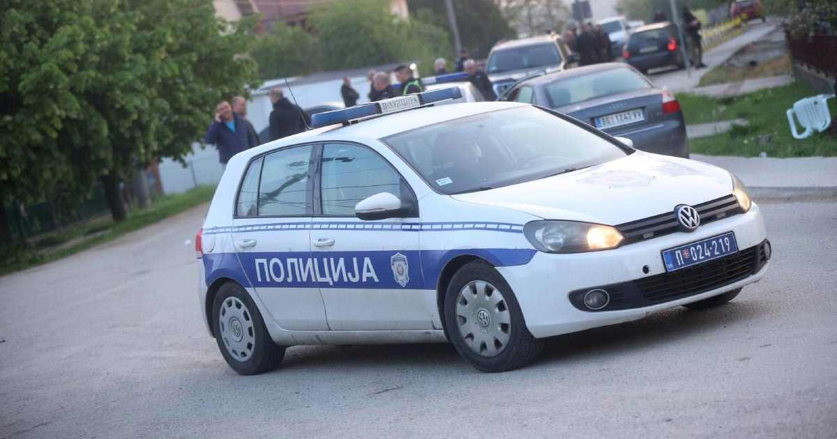 U Srbiji lopatom napao susjedu (61). Liječnici joj se bore za život