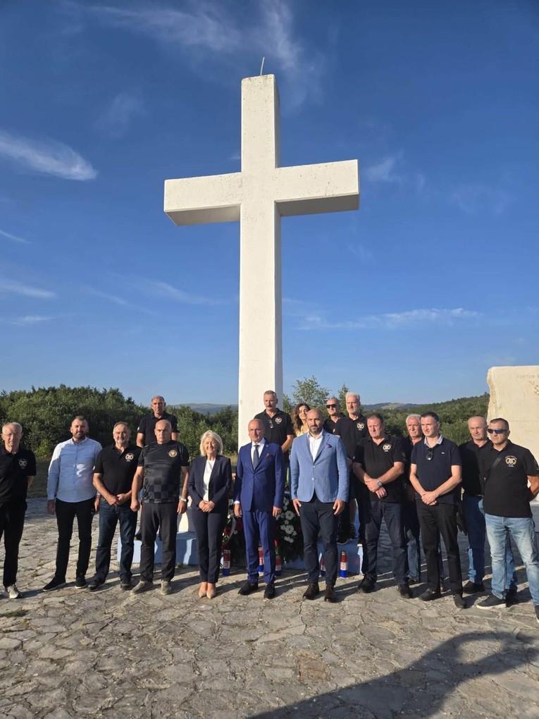 U BiH otvoren spomen park poginulima za domovinu. Došao Grlić Radman