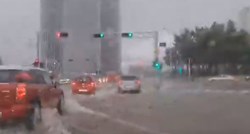 VIDEO Veliki potop u Splitu, ne radi semafor na važnom križanju, grad zakrčen
