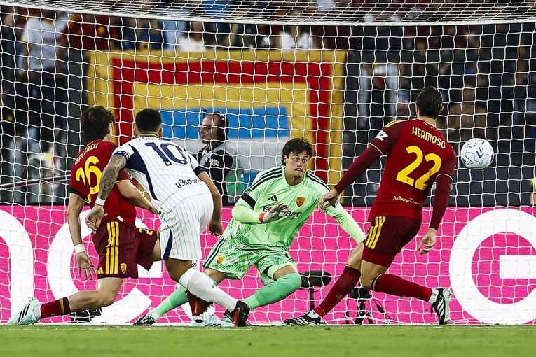 Roma i Inter remizirali s 2:2 i ostali izjednačeni na vrhu ljestvice Serie A