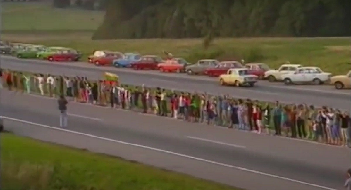 Litva ima tradiciju bunta prema Rusima. Izraz toga je bio i golemi ljudski lanac