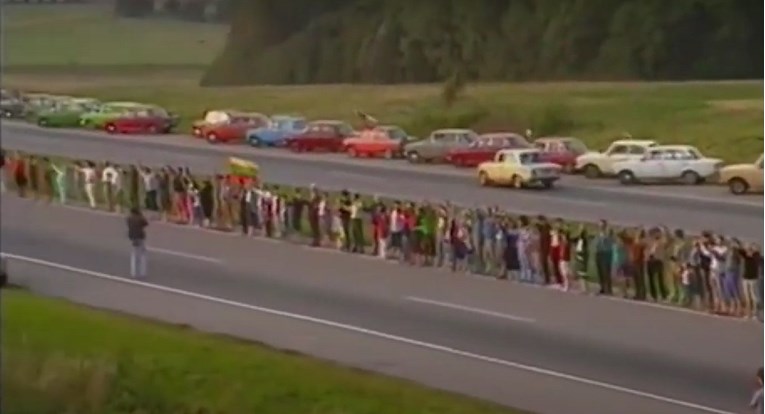 Litva je dugo bila pod Rusima. 1989. su iz bunta napravili ljudski lanac od 600 km