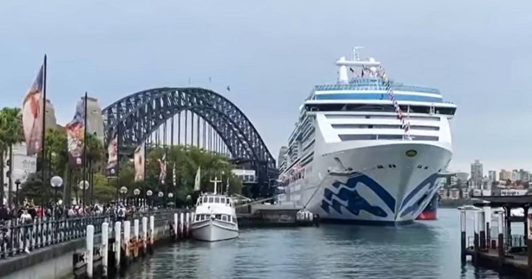 U Sydney pristao kruzer s 800 putnika zaraženih koronom