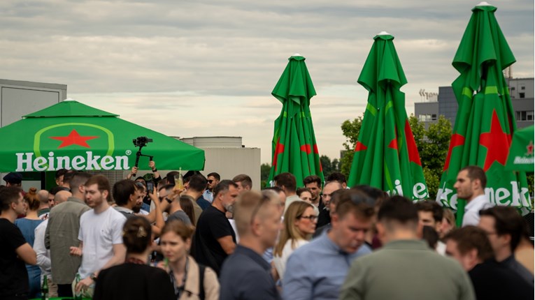 Izlasci nakon posla postaju sve popularniji. Evo zašto