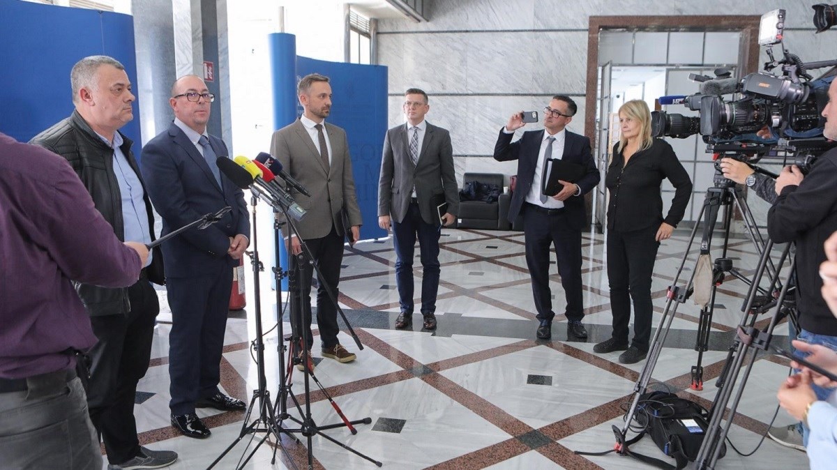 Sindikati državnih službi nisu pristali na vladinu ponudu povećanja plaća
