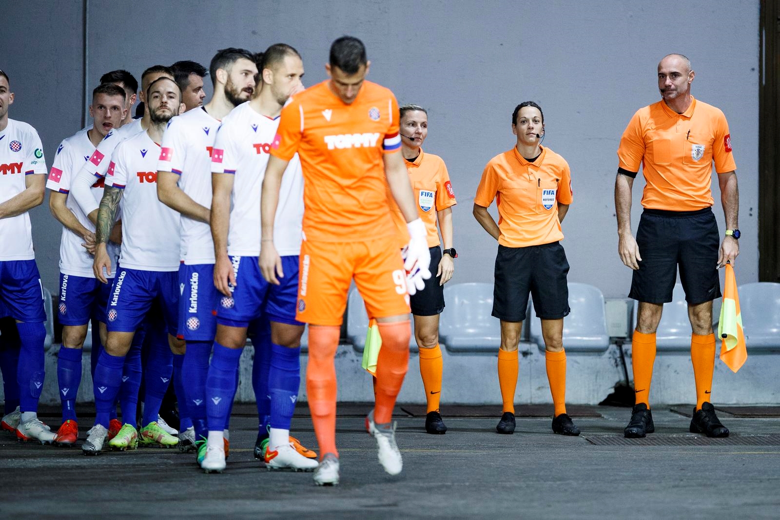 VIDEO Torcida zapljeskala sutkinji, a evo kako je Poljud pozdravio igrače Hajduka
