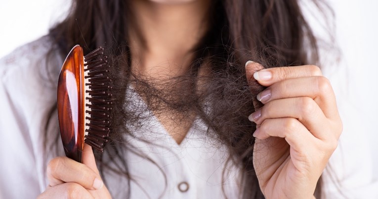Pet razloga zbog kojih vam opada kosa i kako to spriječiti