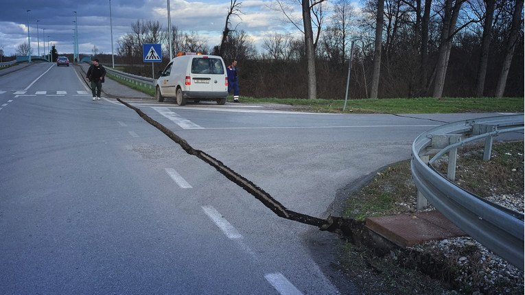 Gužve na cestama u Banovini nakon potresa