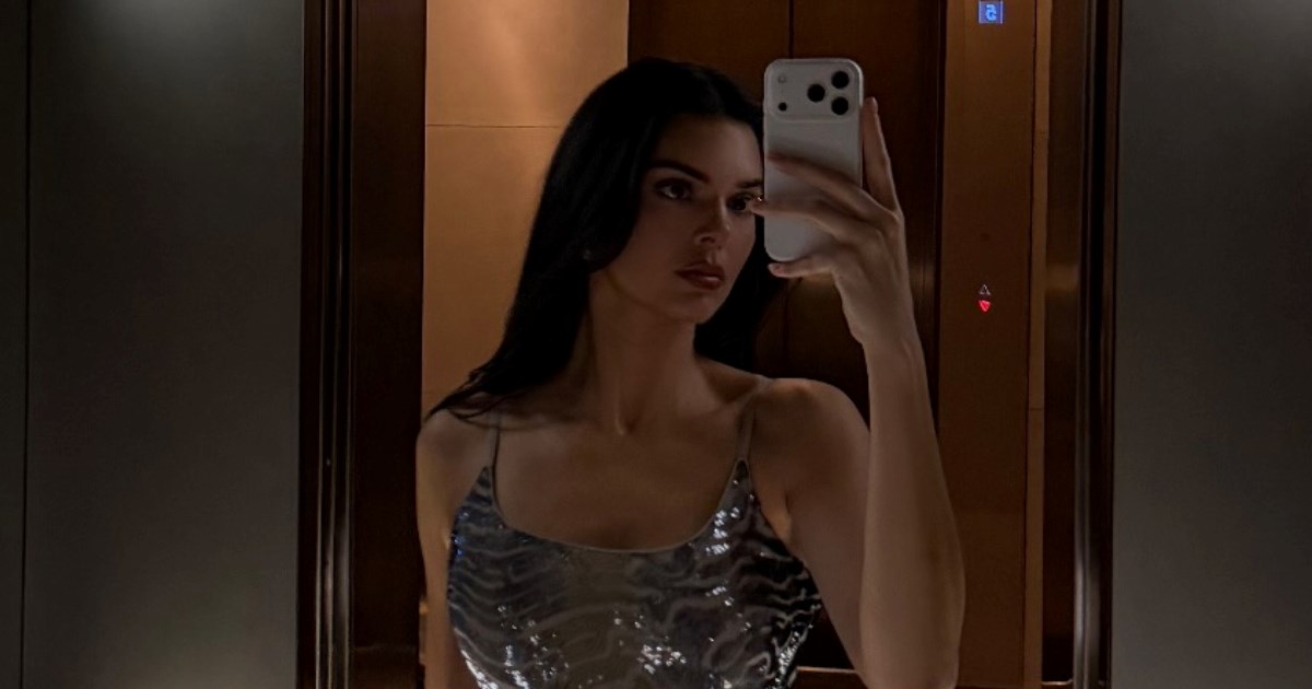 Kendall Jenner u haljini koju je nosila Cindy Crawford. Kojoj bolje stoji?