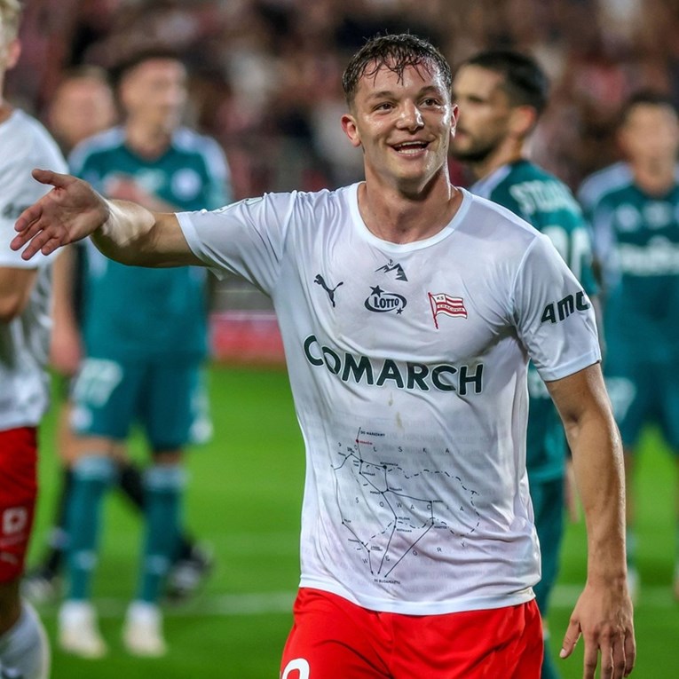 Dinamo ga je 2023. platio 2 mil. eura i ubrzo poslao na posudbu. Briljira u Poljskoj
