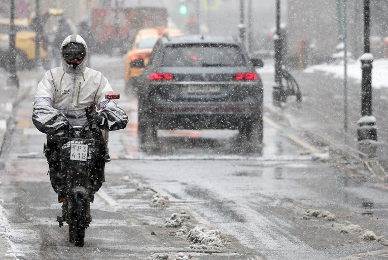 VIDEO Mećava zatrpala Moskvu