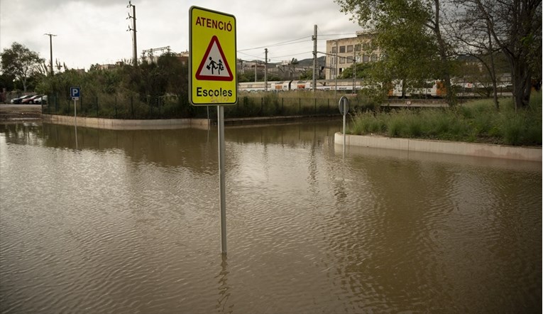 VIDEO Poplave pogodile Barcelonu, izdano crveno upozorenje