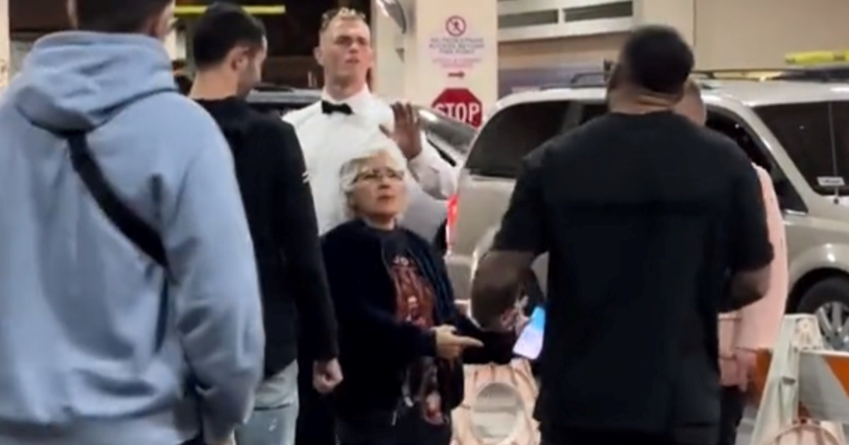 VIDEO Nepoznati muškarac pokušao se potući s UFC-ovim borcem. Spasila ga supruga