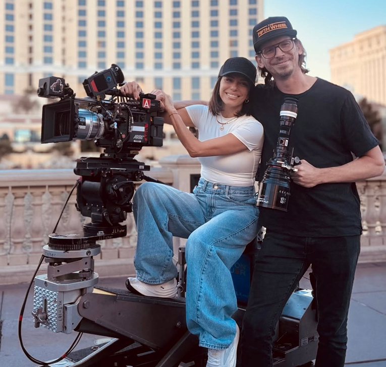 Eva Longoria nosi tri klasična komada i izgleda besprijekorno