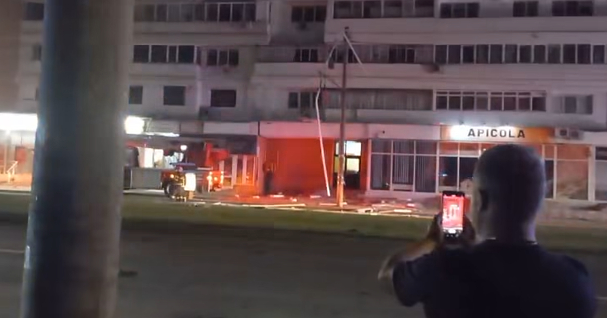 Dron pao na zgradu u Rumunjskoj. "Udario je u okno lifta, komadi drona su bili po tlu"