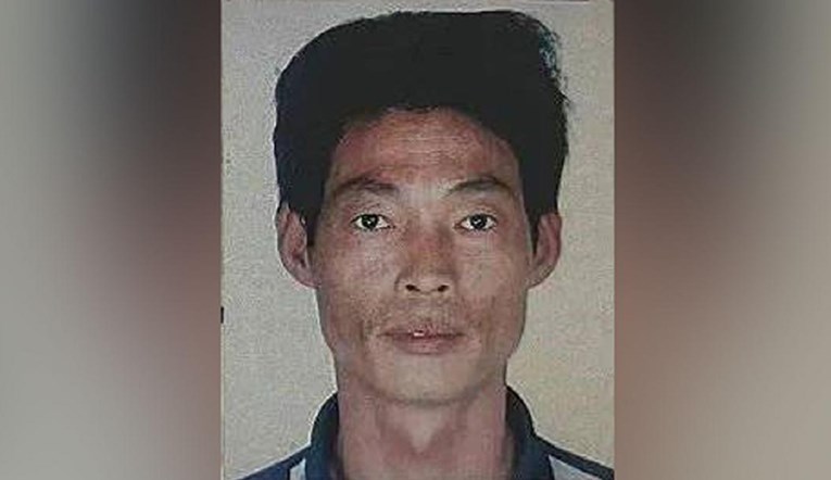 Ovaj čovjek već je danima u bijegu u Kini. Mnogi se nadaju da nikad neće biti uhvaćen