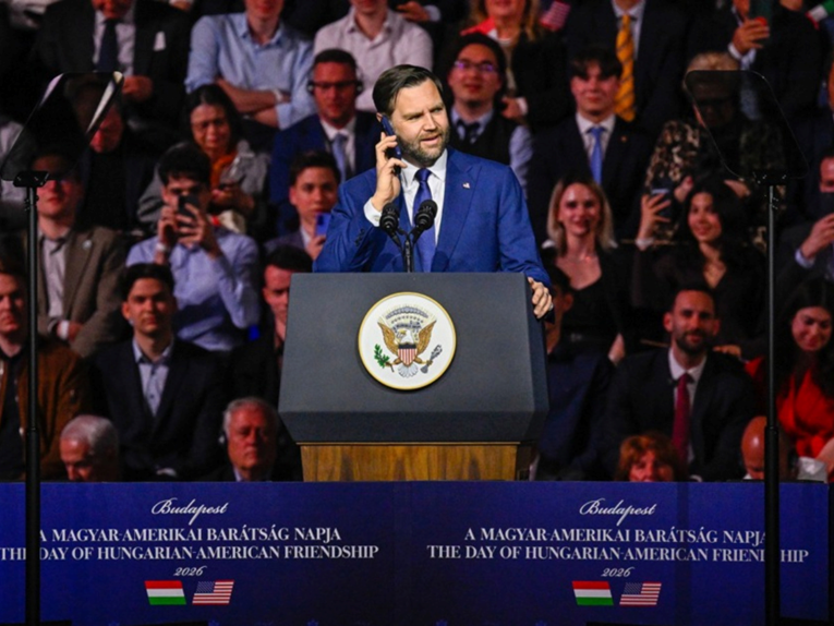 VIDEO Vance nazvao Trumpa na skupu podrške Orbanu, javio mu se