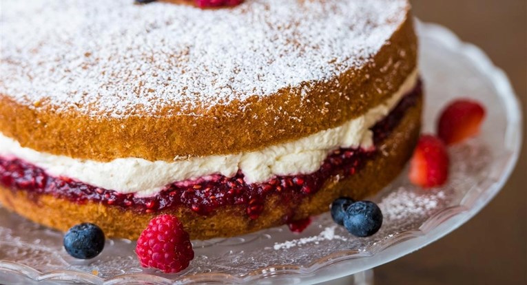 Torta koja je dobila ime po kraljici sastoji se od tri tako obične komponente