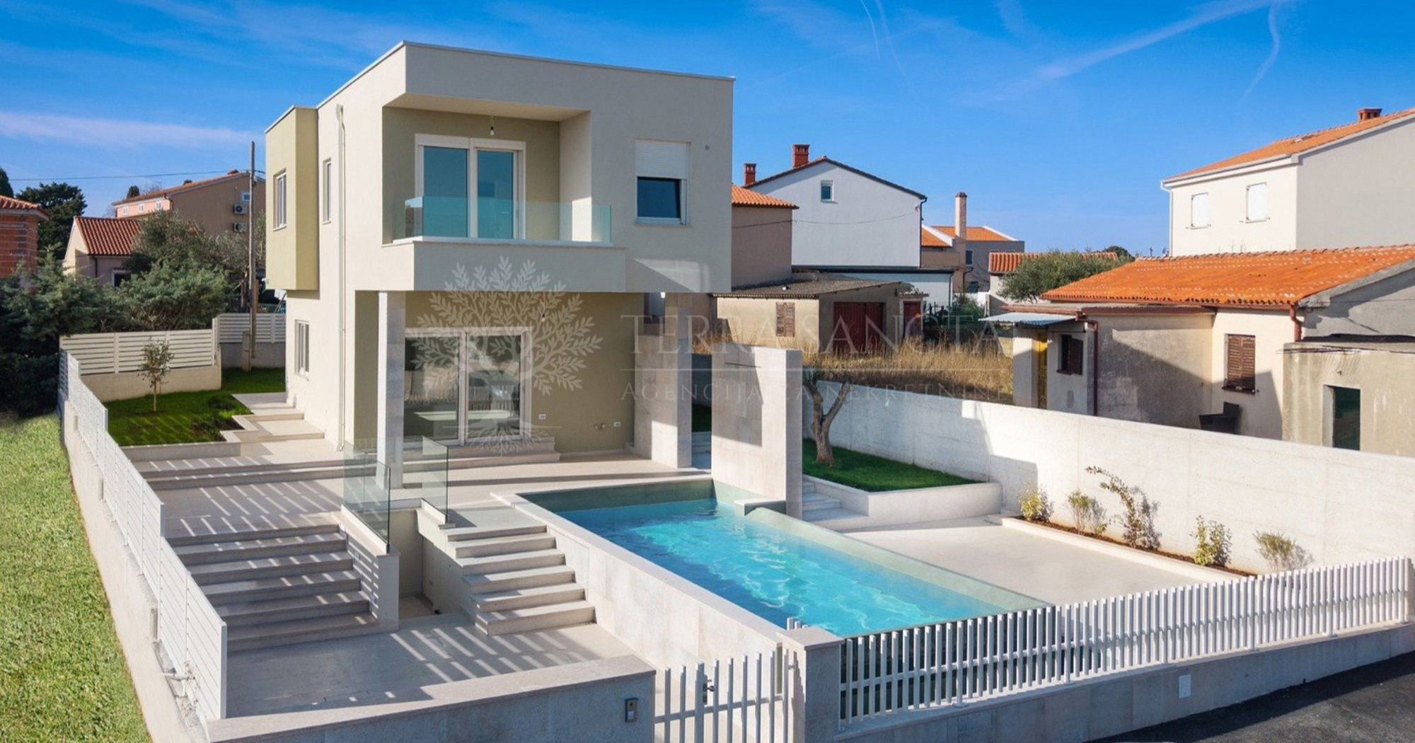 U Ližnjanu se za 675.000 € prodaje vila s bazenom i panoramskim pogledom